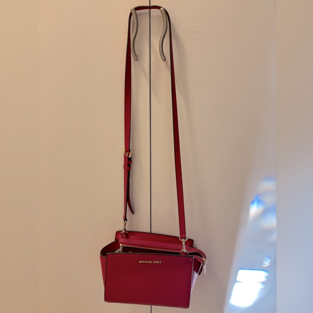 Michael Kors Selma Medium Crossbody Bag